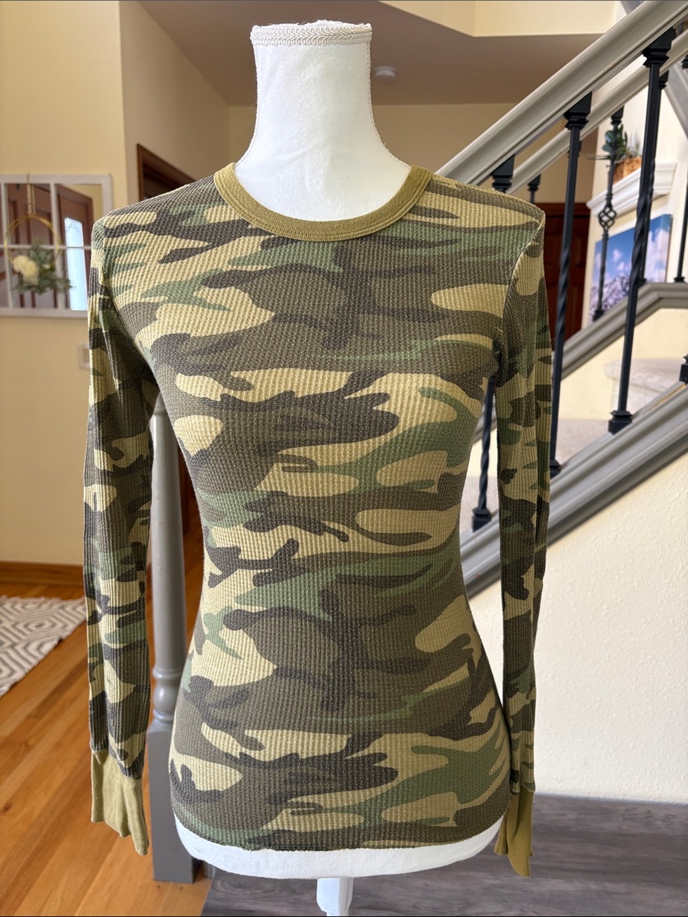 Alternative Apparel Women’s Camouflage Thermal Long-Sleeve Crewneck Size M